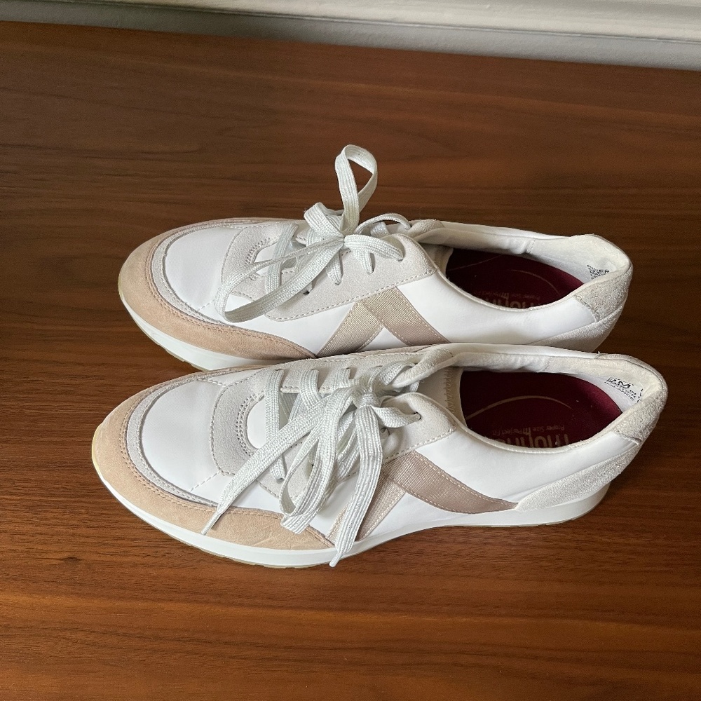 Womens Munro Shoes, size 9M, Piper, White Combo, rarely worn